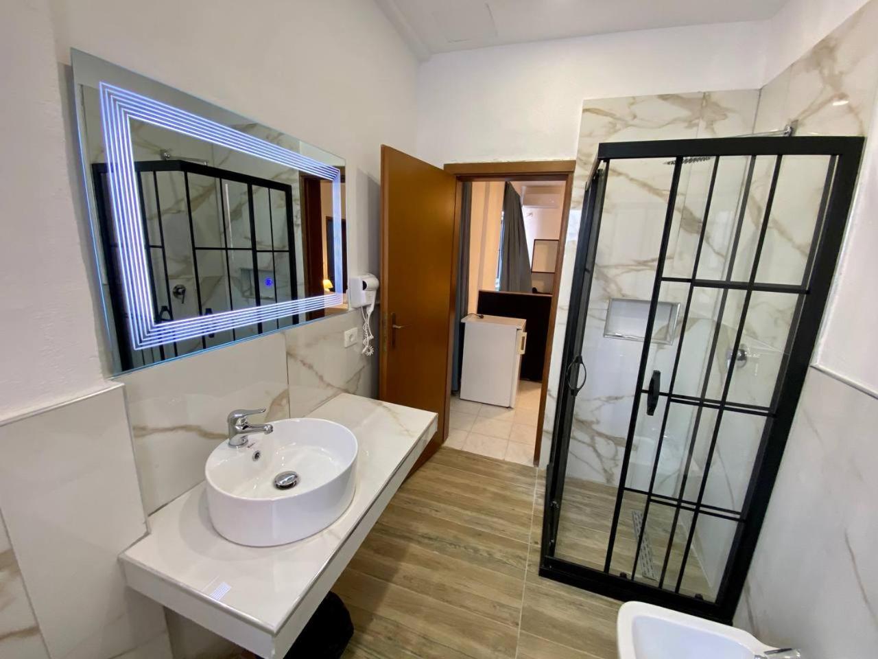 Hotel Globo Durrës Eksteriør bilde